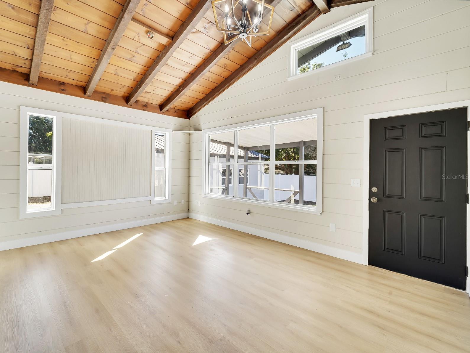 Image 29 of 48 For 39030 South Avenue