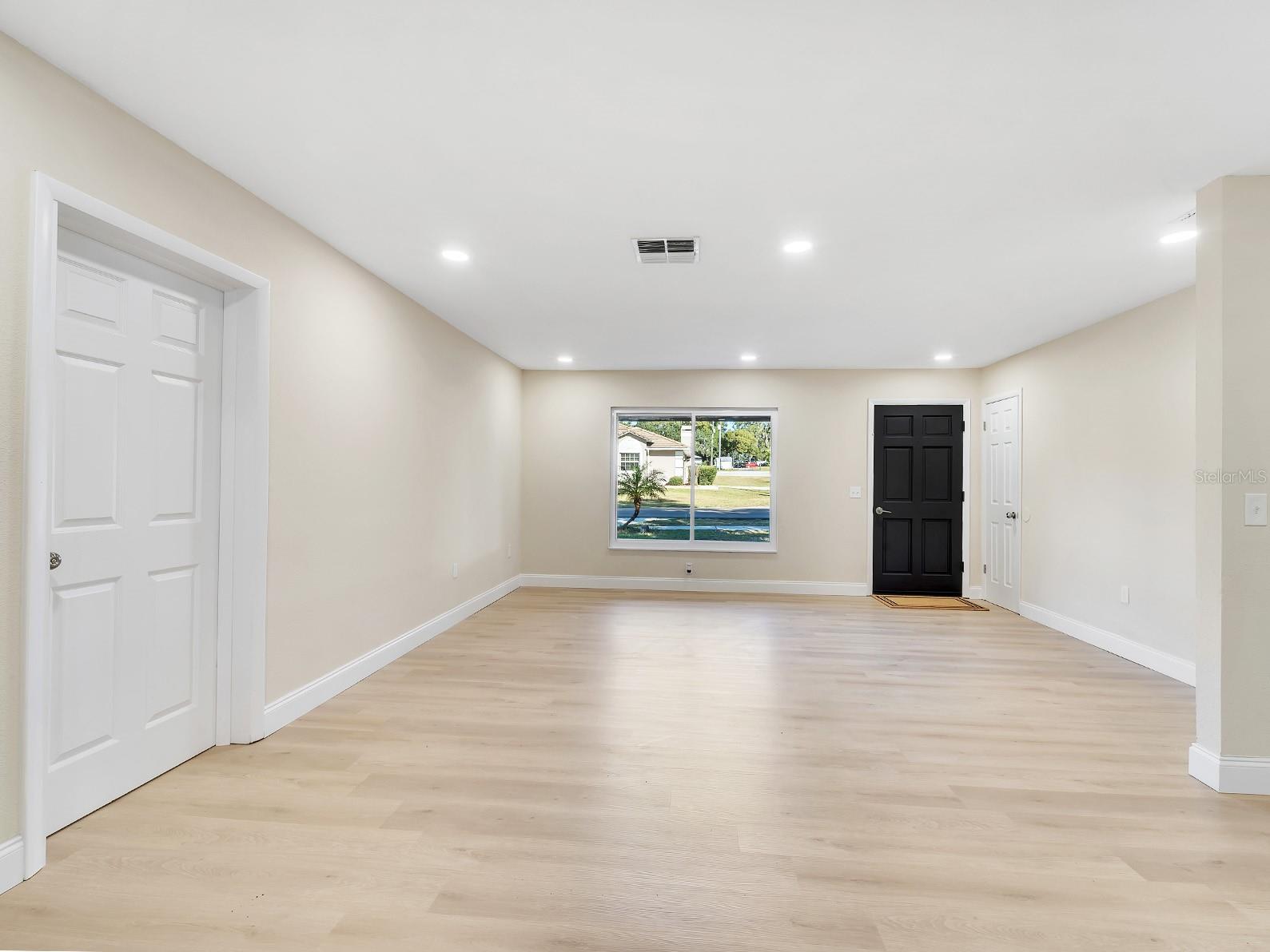 Image 8 of 48 For 39030 South Avenue