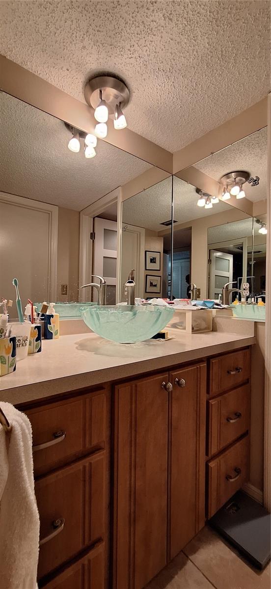 Image 16 of 27 For 7907 Sailboat Key Boulevard S 205