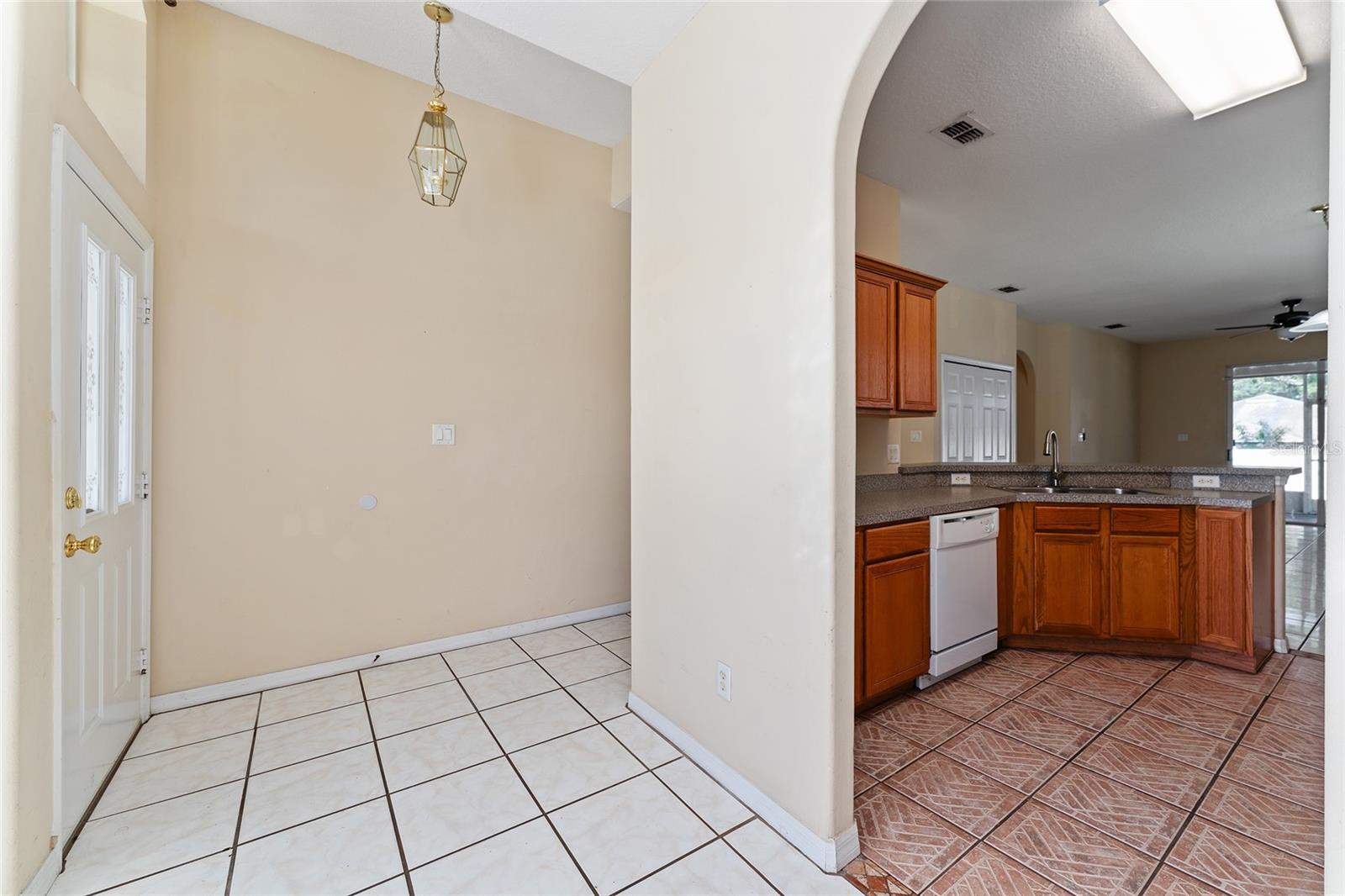 Image 10 of 78 For 1621 Mountclair Court