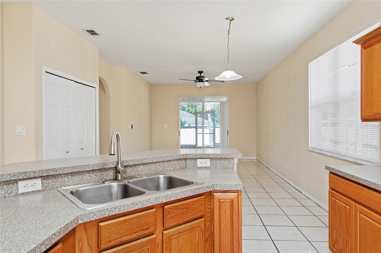 Image 18 of 78 For 1621 Mountclair Court