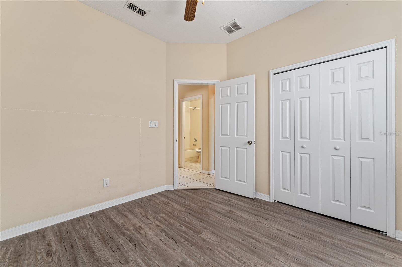 Image 40 of 78 For 1621 Mountclair Court