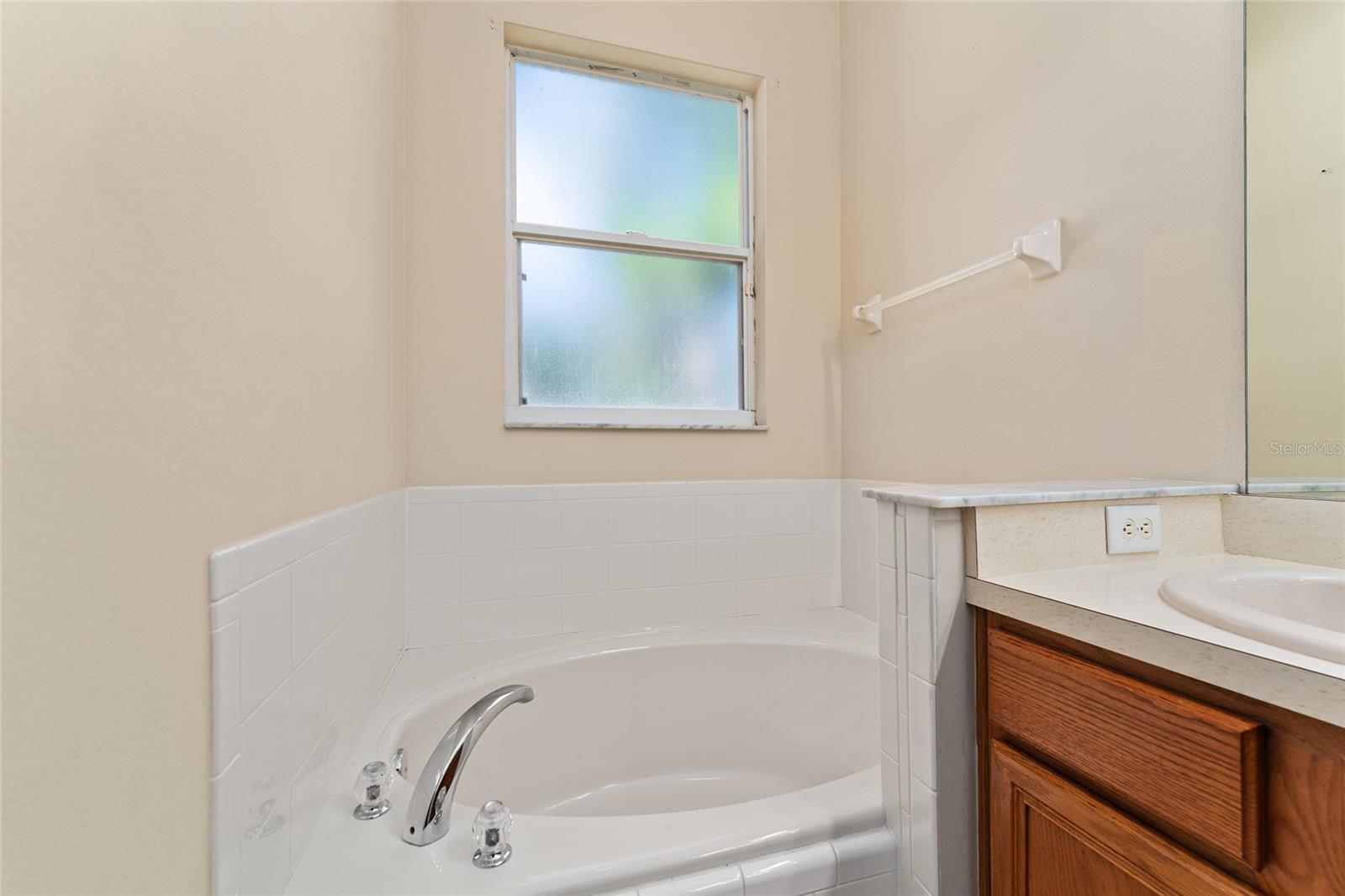 Image 44 of 78 For 1621 Mountclair Court