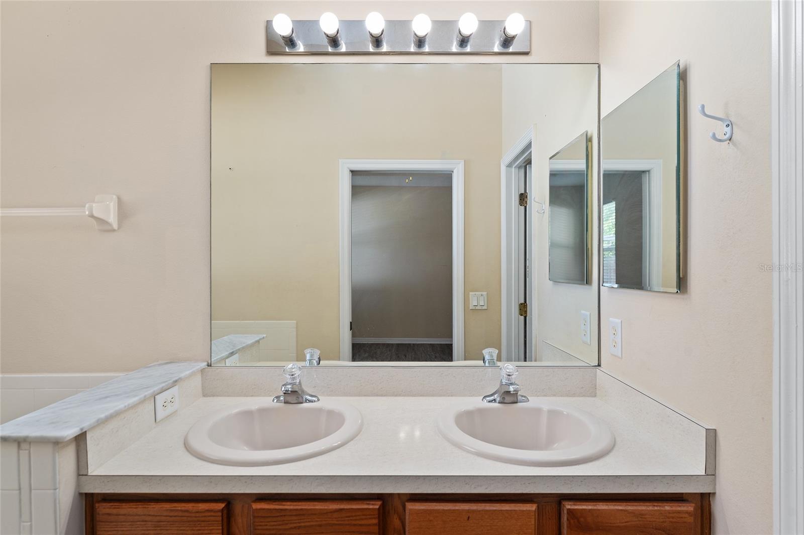 Image 46 of 78 For 1621 Mountclair Court