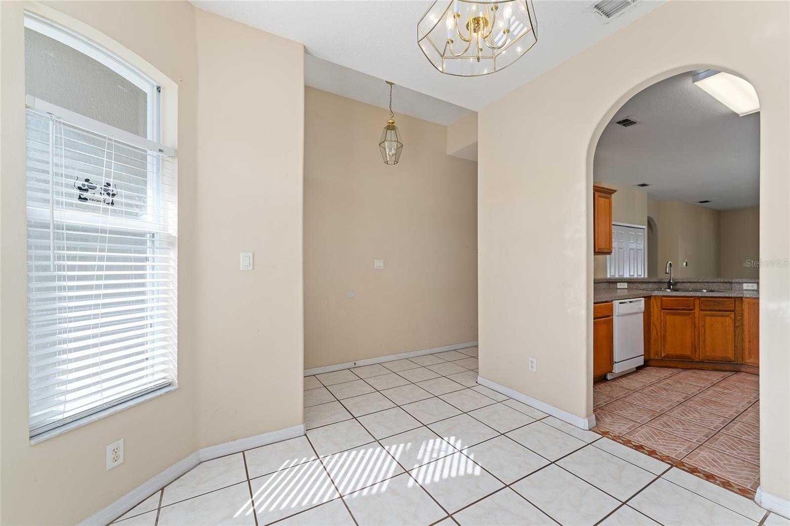 Image 8 of 78 For 1621 Mountclair Court