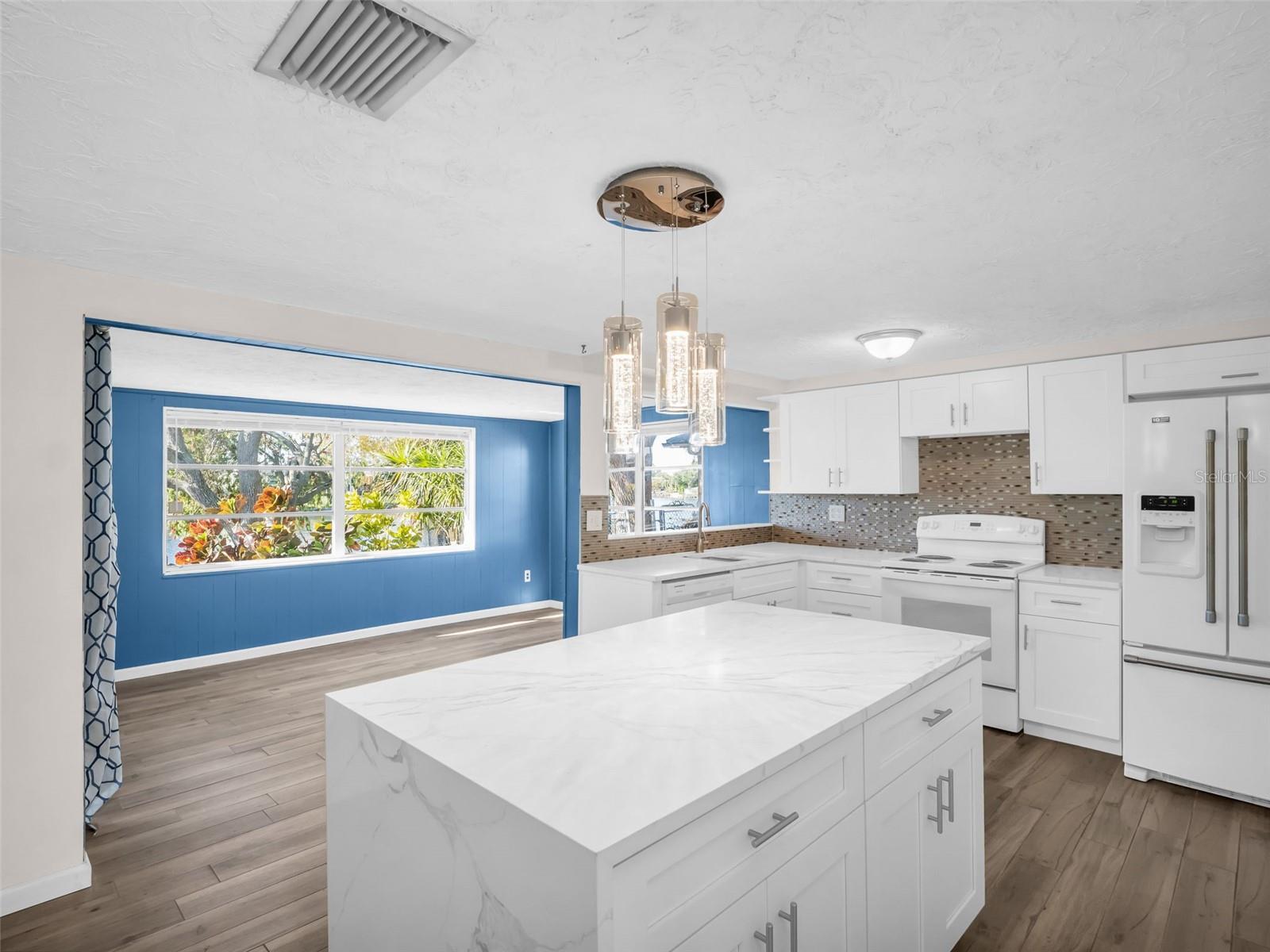 Image 17 of 50 For 3814 Sunray Drive