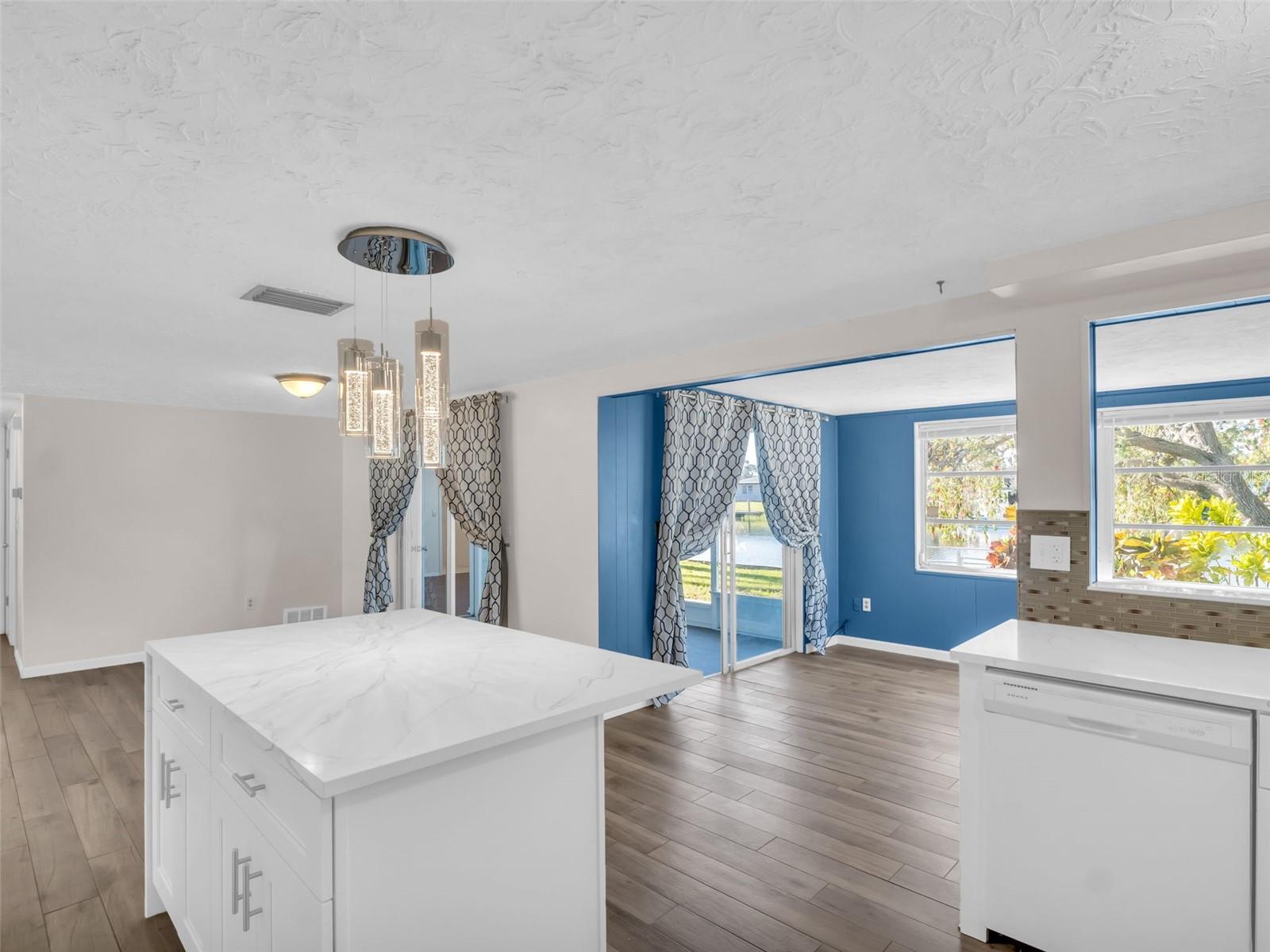 Image 18 of 50 For 3814 Sunray Drive