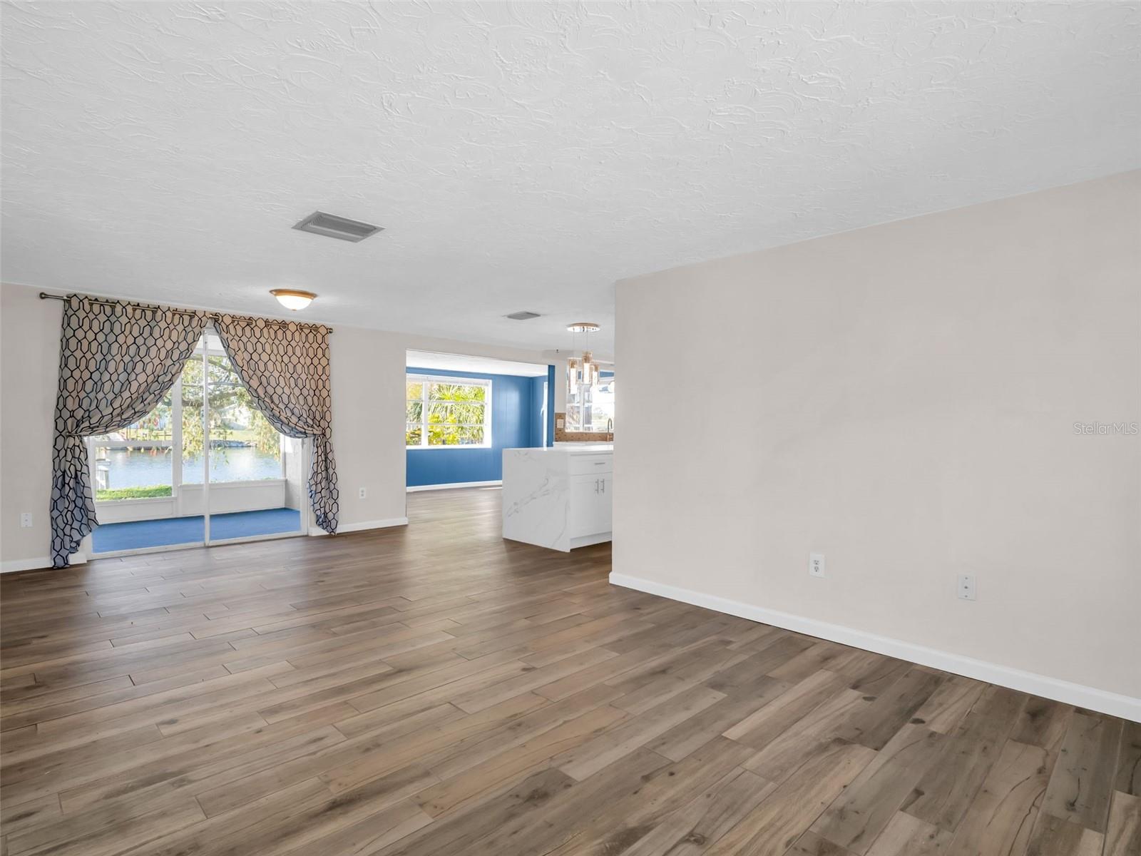 Image 7 of 50 For 3814 Sunray Drive