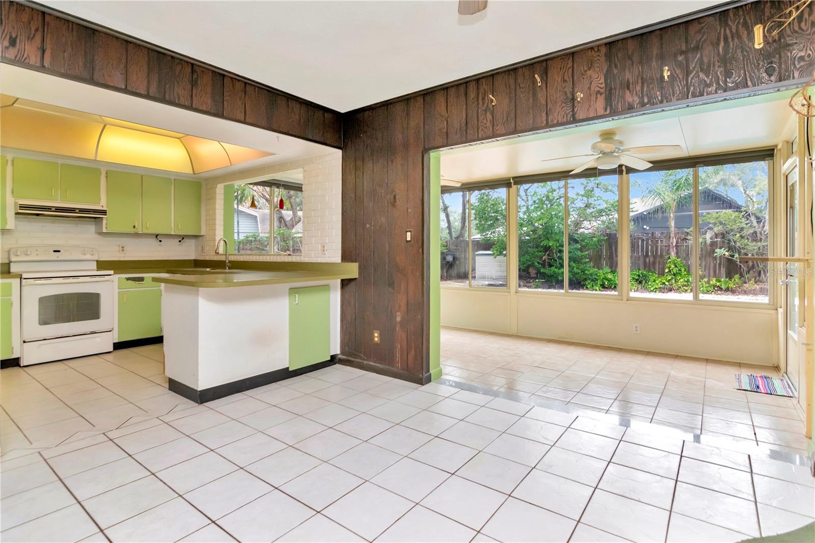 Image 18 of 47 For 522 Hilldale Road