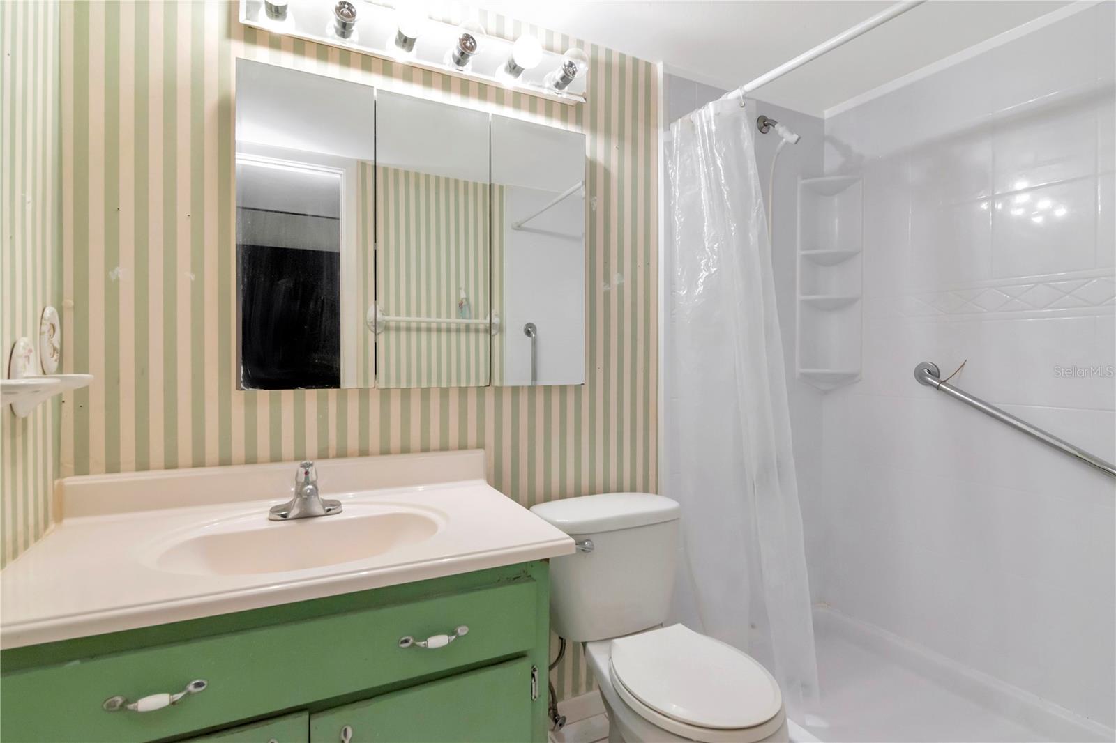 Image 24 of 47 For 522 Hilldale Road