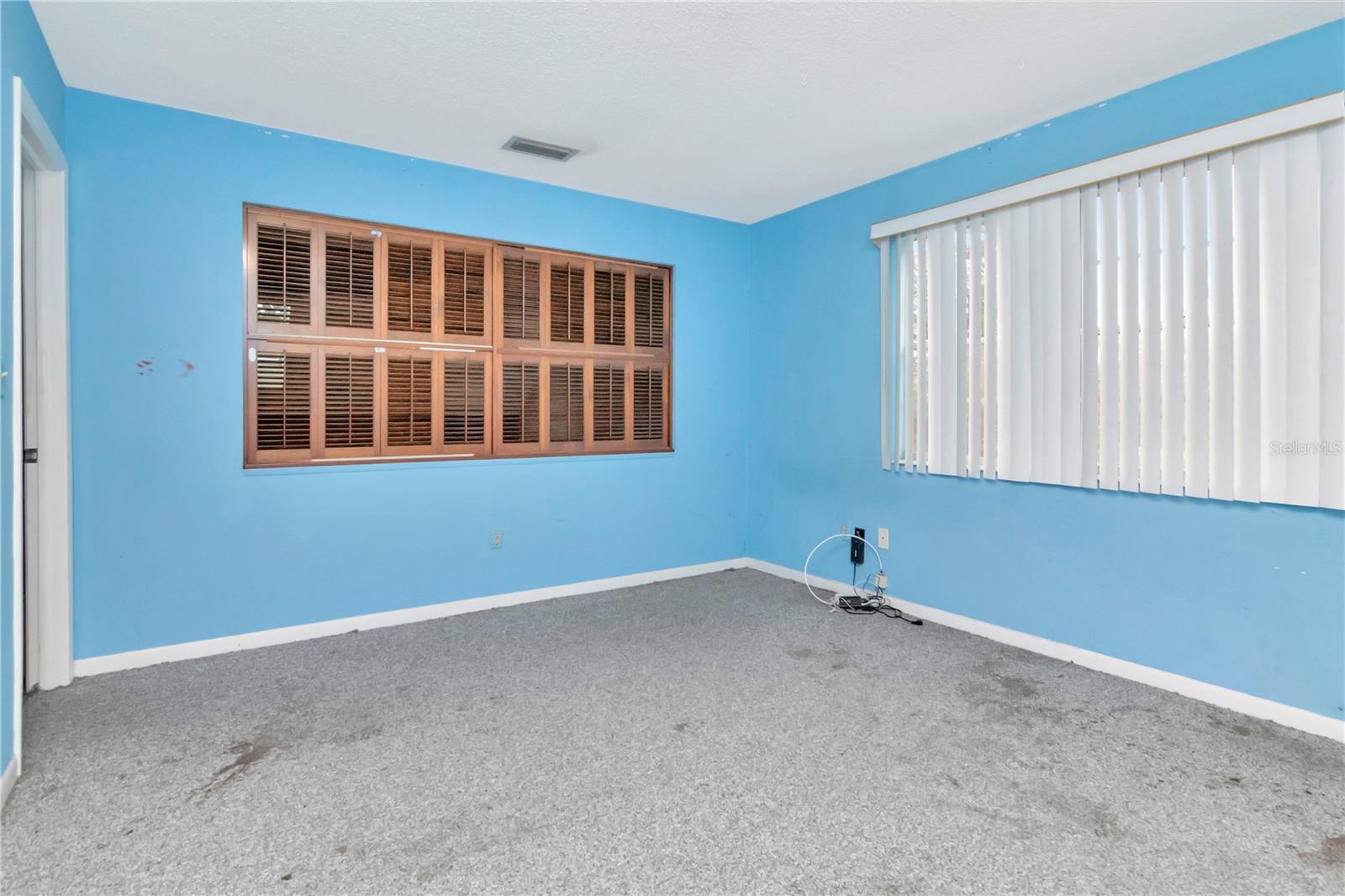 Image 27 of 47 For 522 Hilldale Road