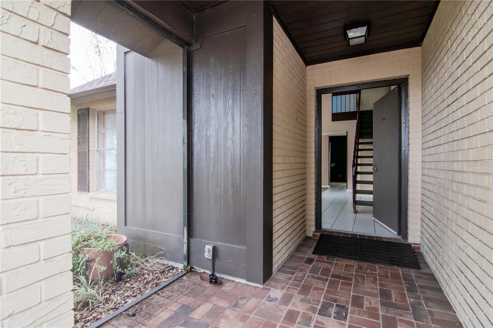 Image 7 of 47 For 522 Hilldale Road