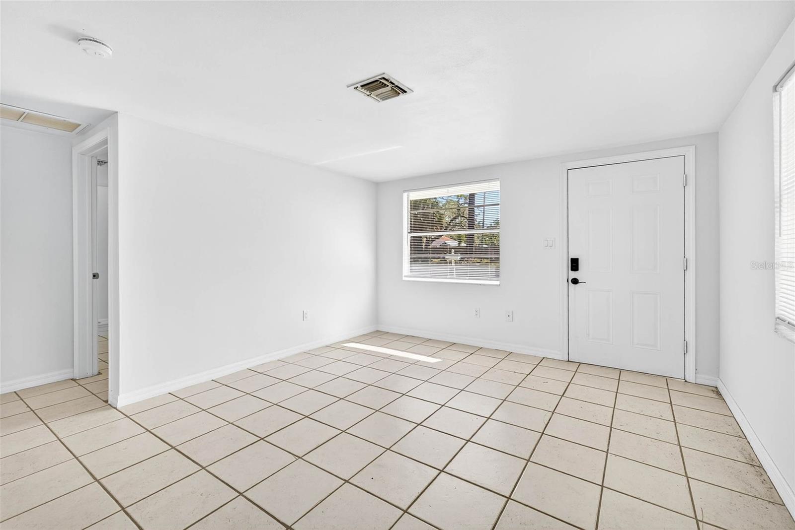 Image 10 of 33 For 4925 Ladyfish Court