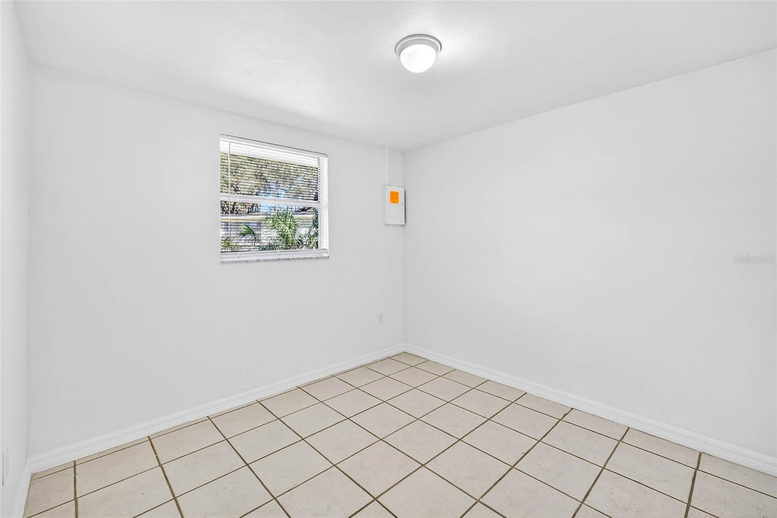 Image 18 of 33 For 4925 Ladyfish Court