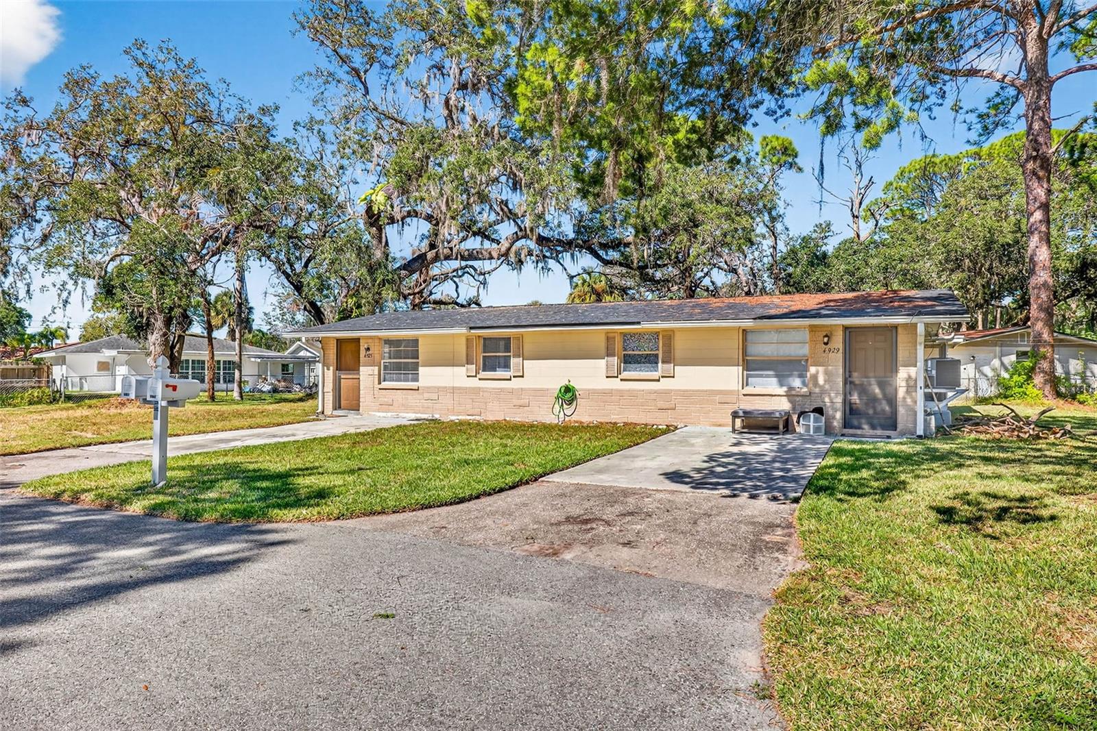 Image 2 of 33 For 4925 Ladyfish Court