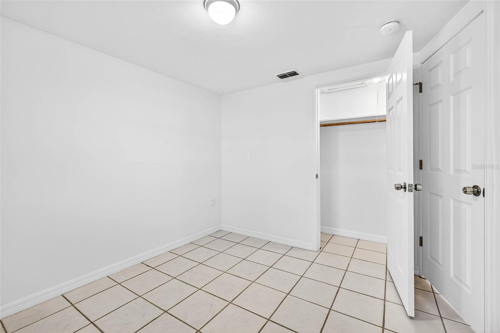 Image 21 of 33 For 4925 Ladyfish Court