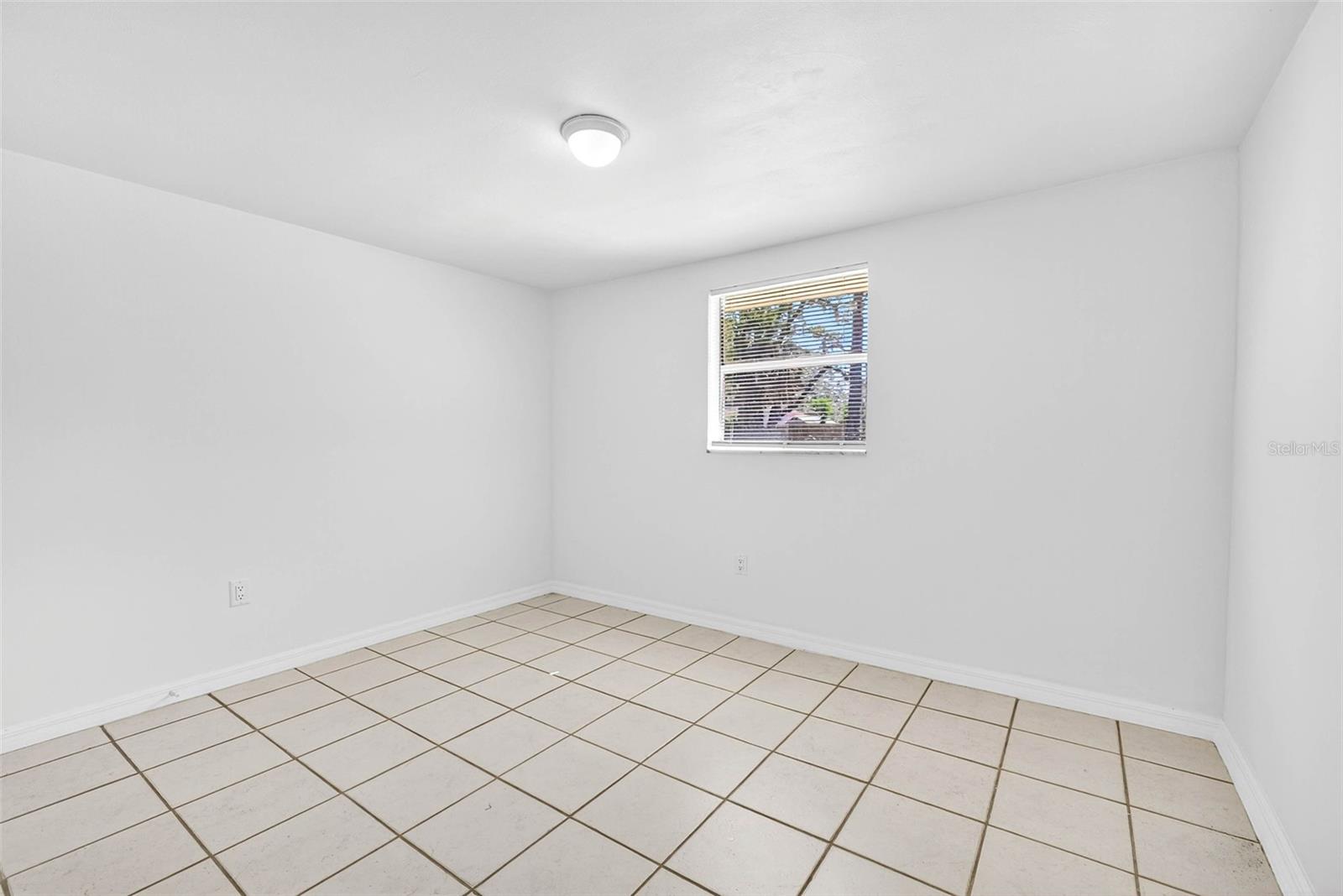 Image 22 of 33 For 4925 Ladyfish Court