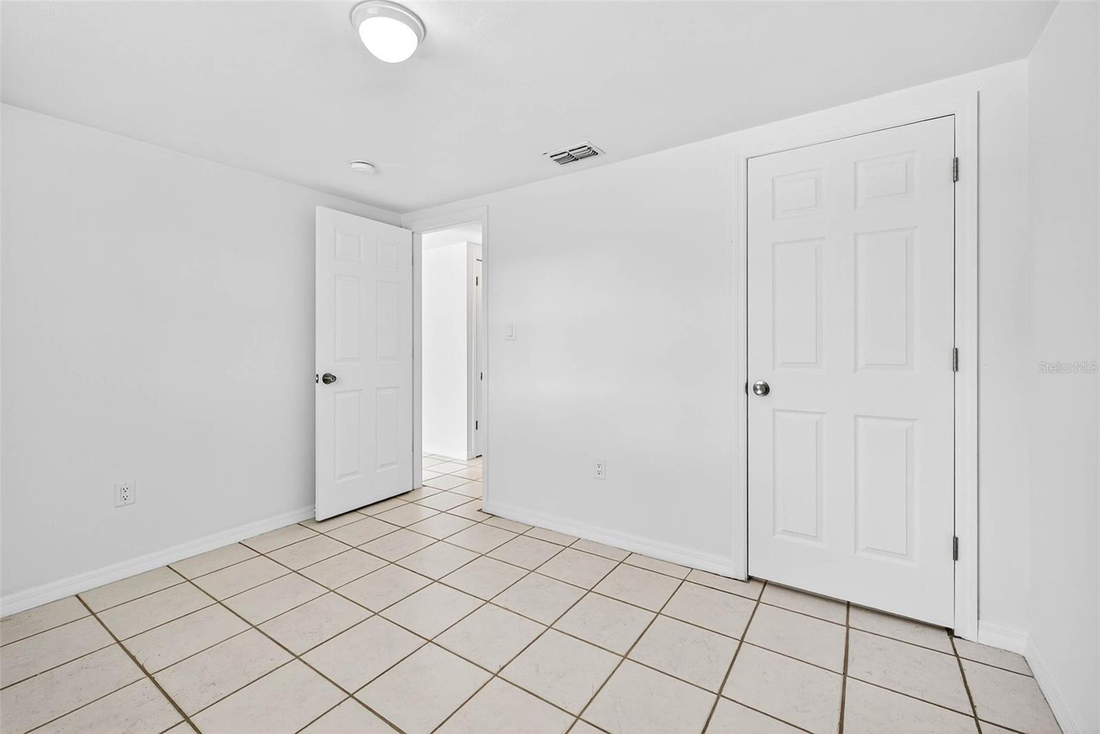 Image 24 of 33 For 4925 Ladyfish Court