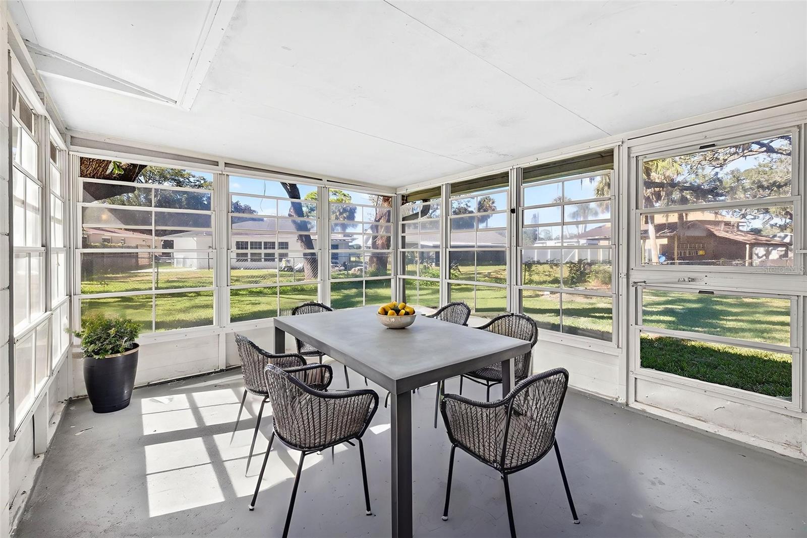 Image 28 of 33 For 4925 Ladyfish Court