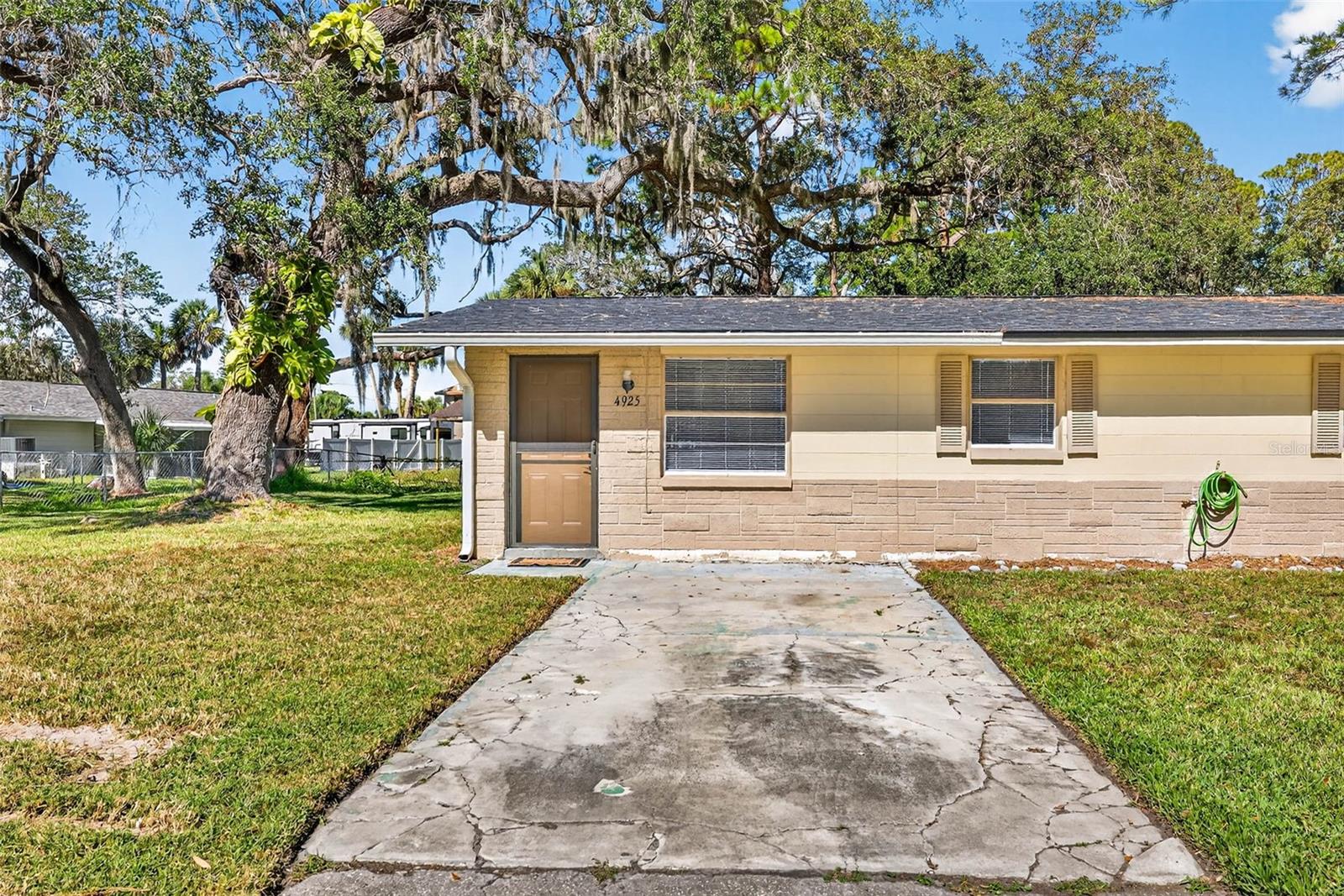 Image 5 of 33 For 4925 Ladyfish Court