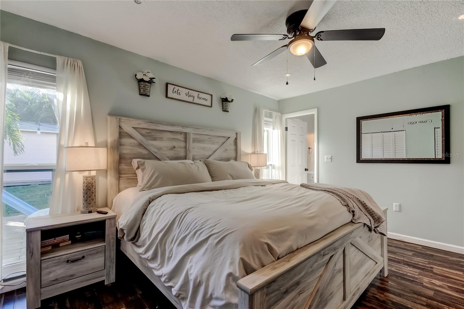 Listing photo id 13 for 10608 Oakhaven Drive