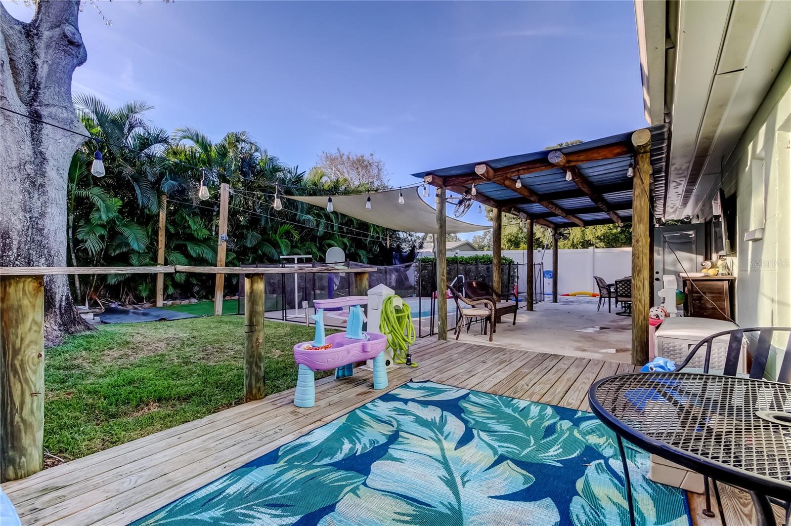 Listing photo id 20 for 10608 Oakhaven Drive