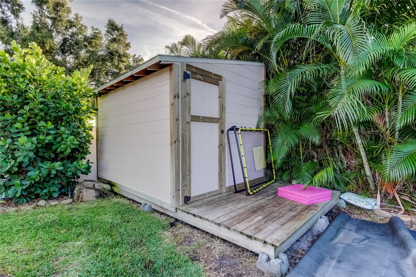 Listing photo id 21 for 10608 Oakhaven Drive