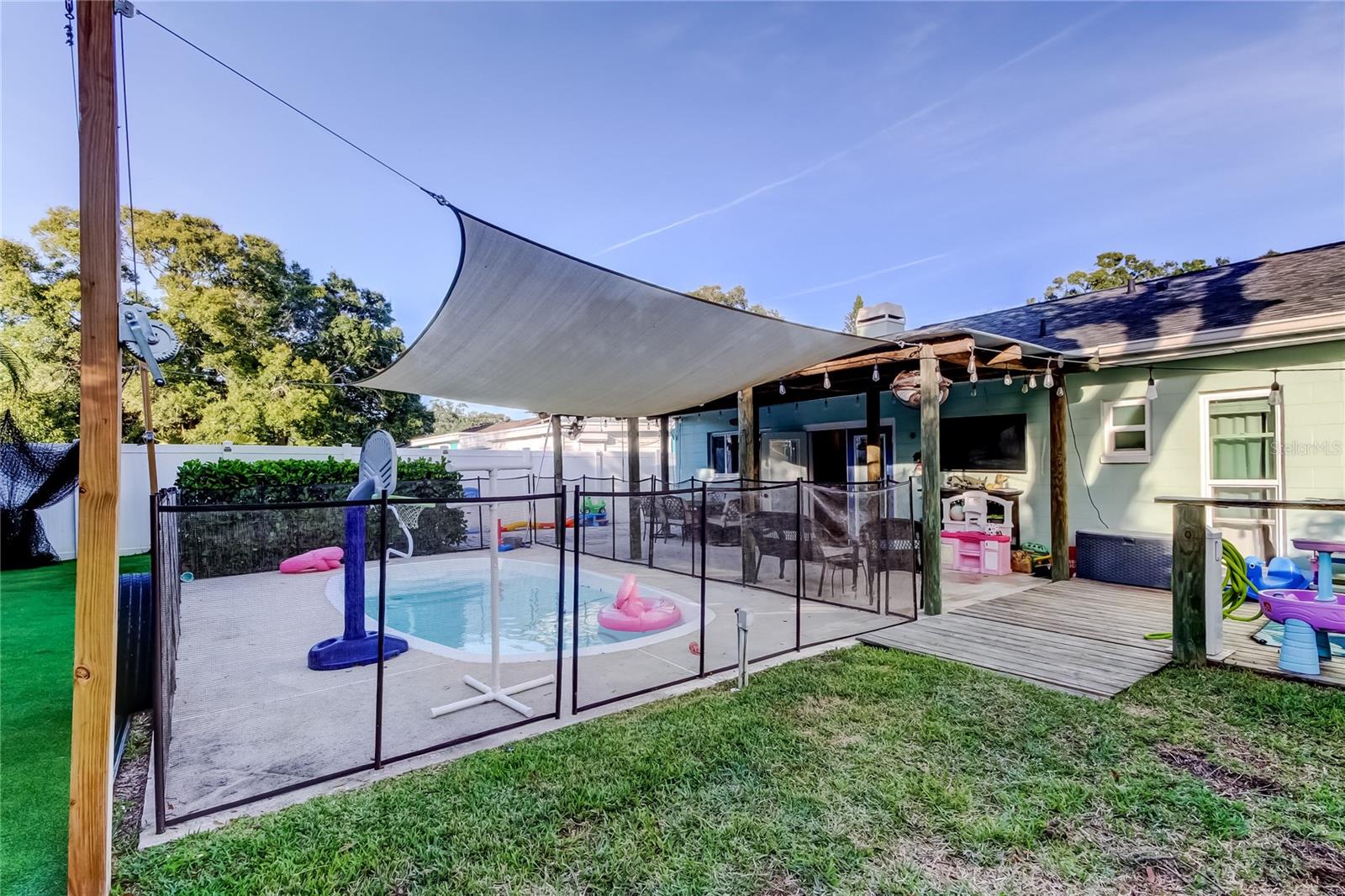 Listing photo id 22 for 10608 Oakhaven Drive