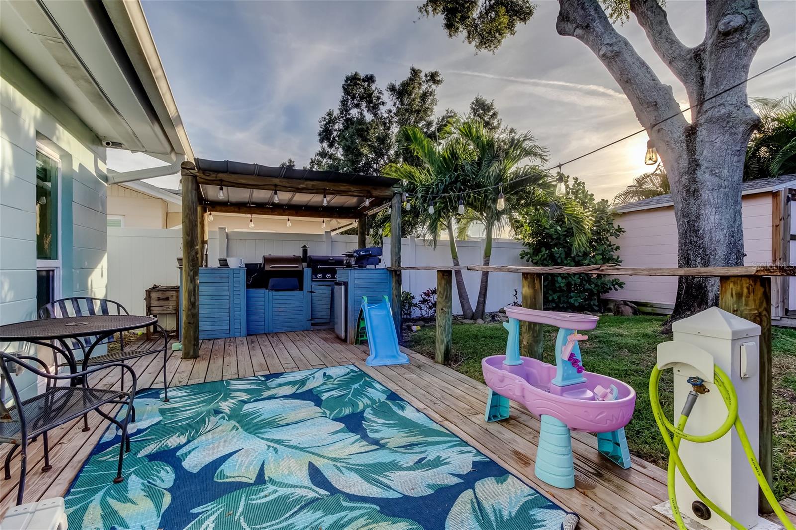 Listing photo id 25 for 10608 Oakhaven Drive