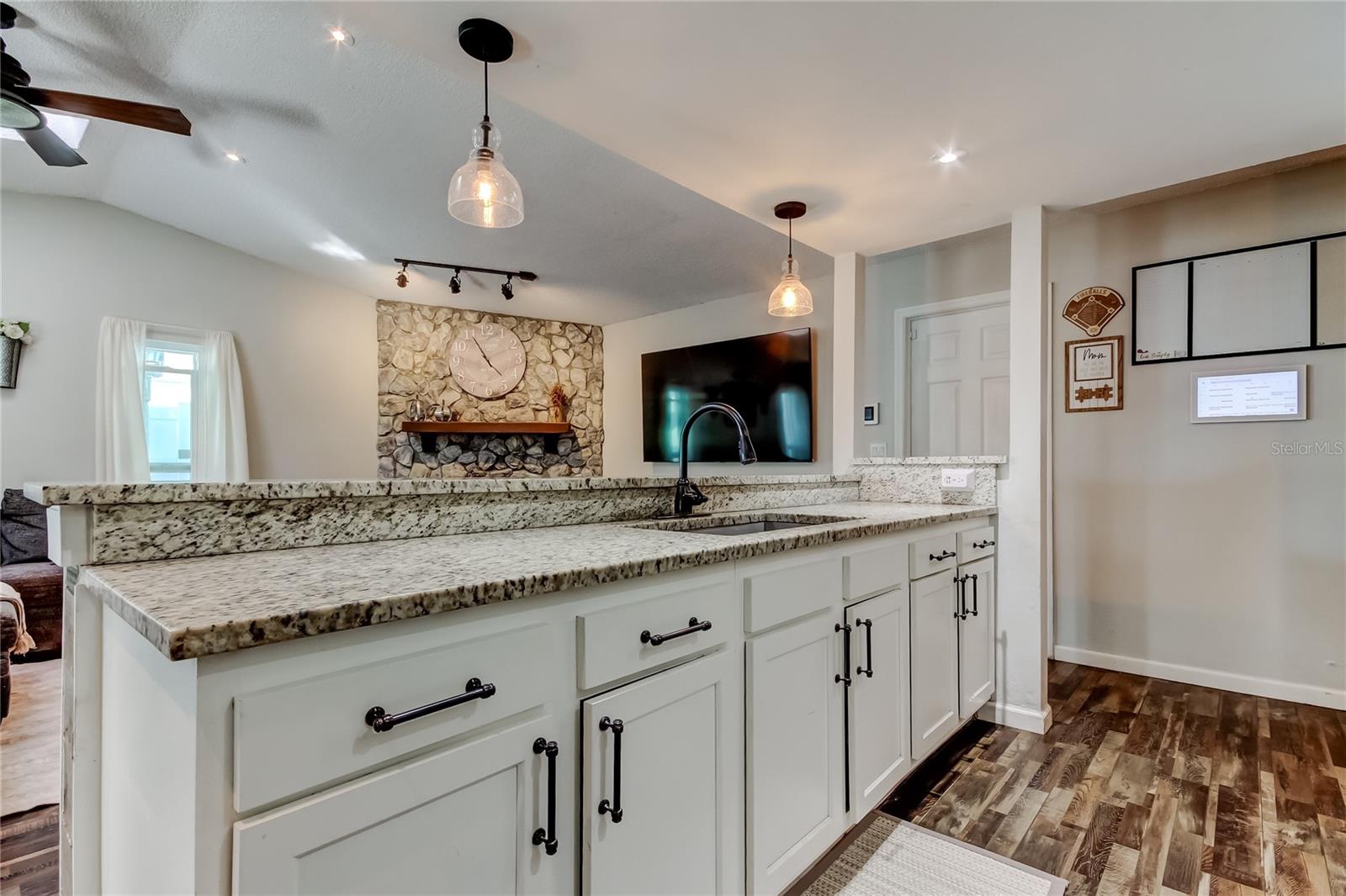 Listing photo id 4 for 10608 Oakhaven Drive