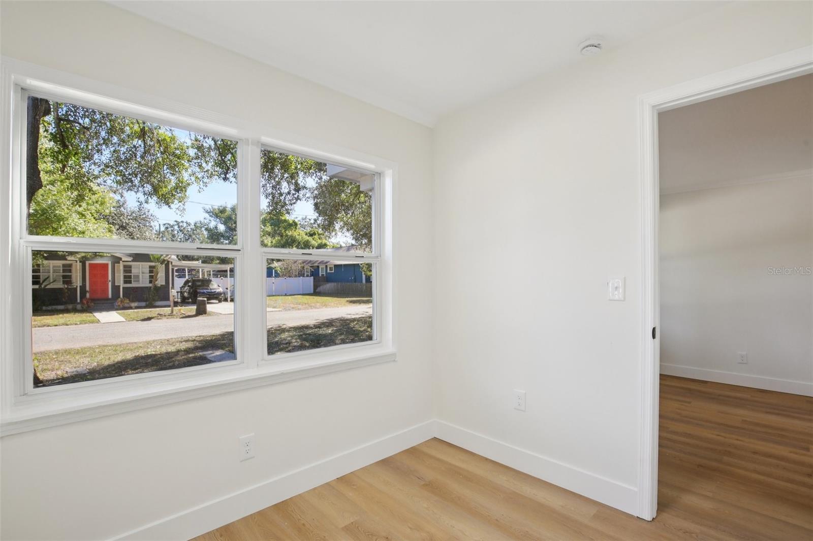 Listing photo id 14 for 5808 17th Street