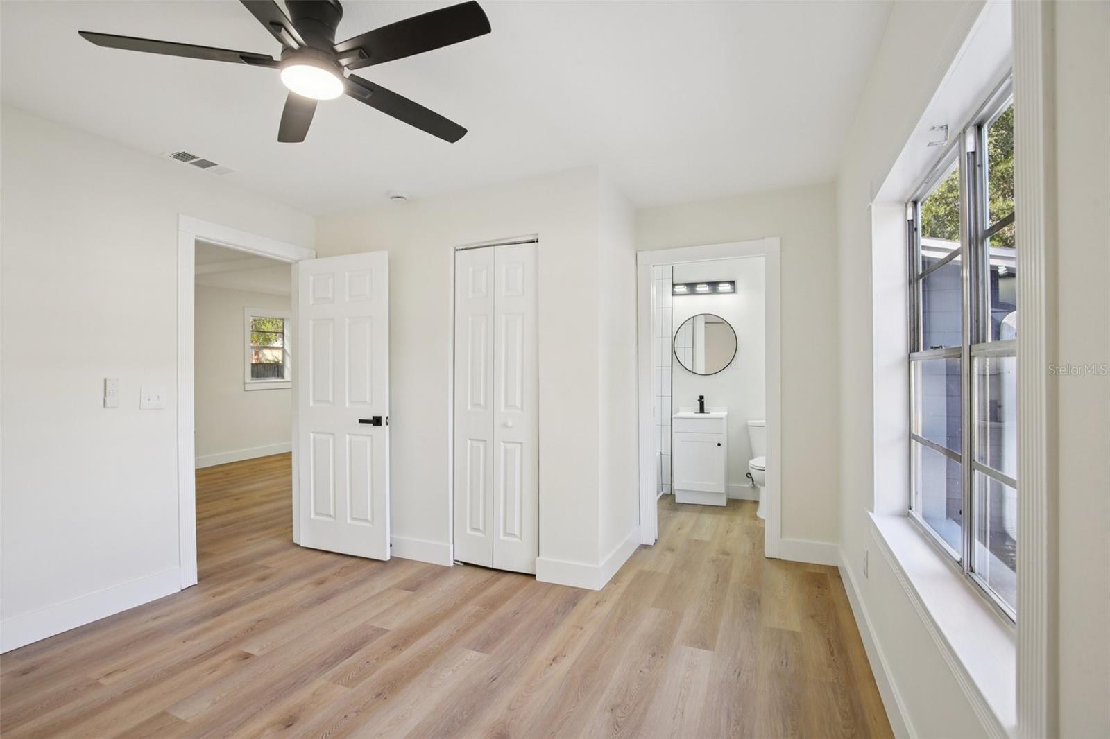 Listing photo id 17 for 5808 17th Street