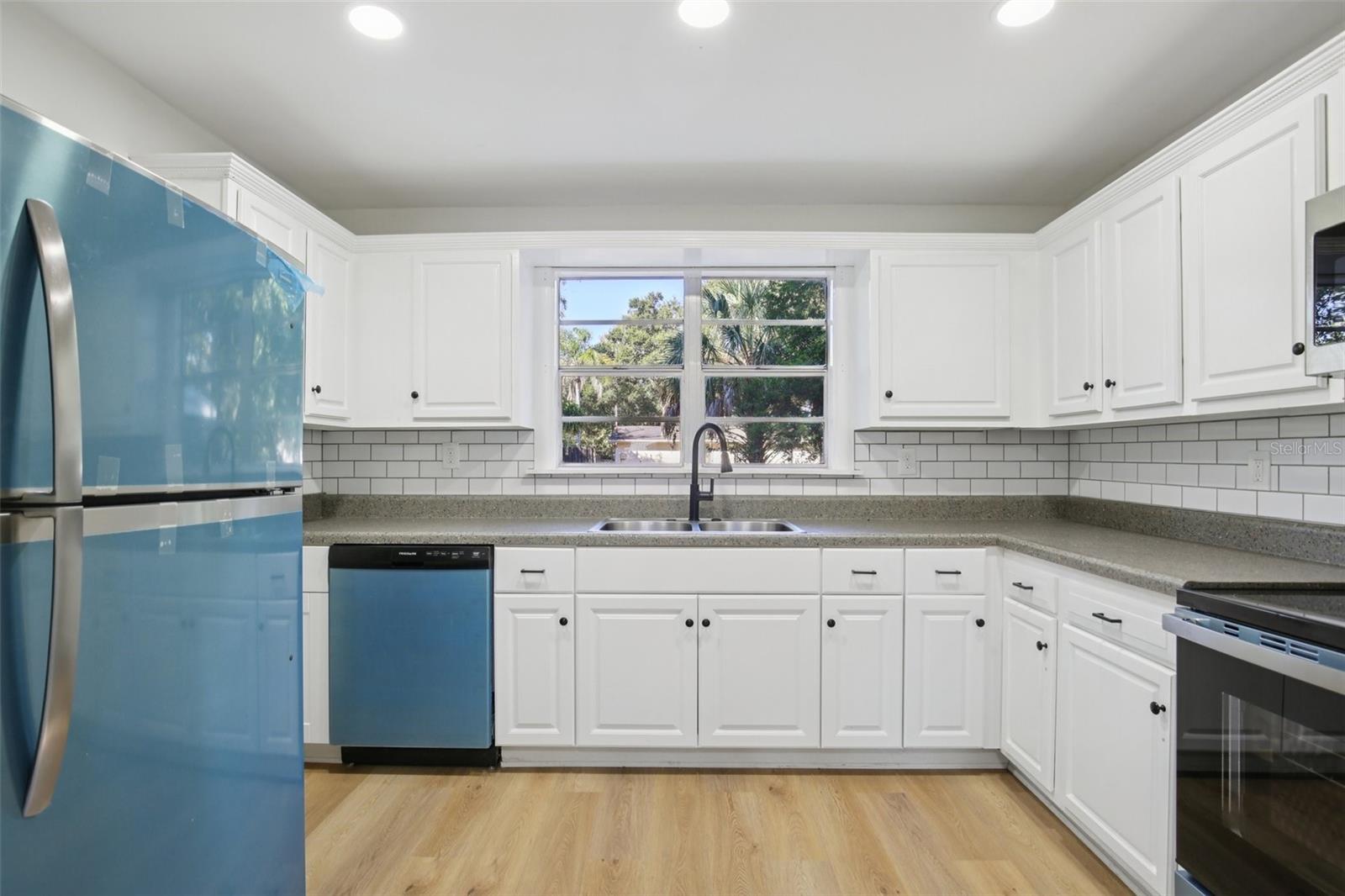 Listing photo id 0 for 5808 17th Street