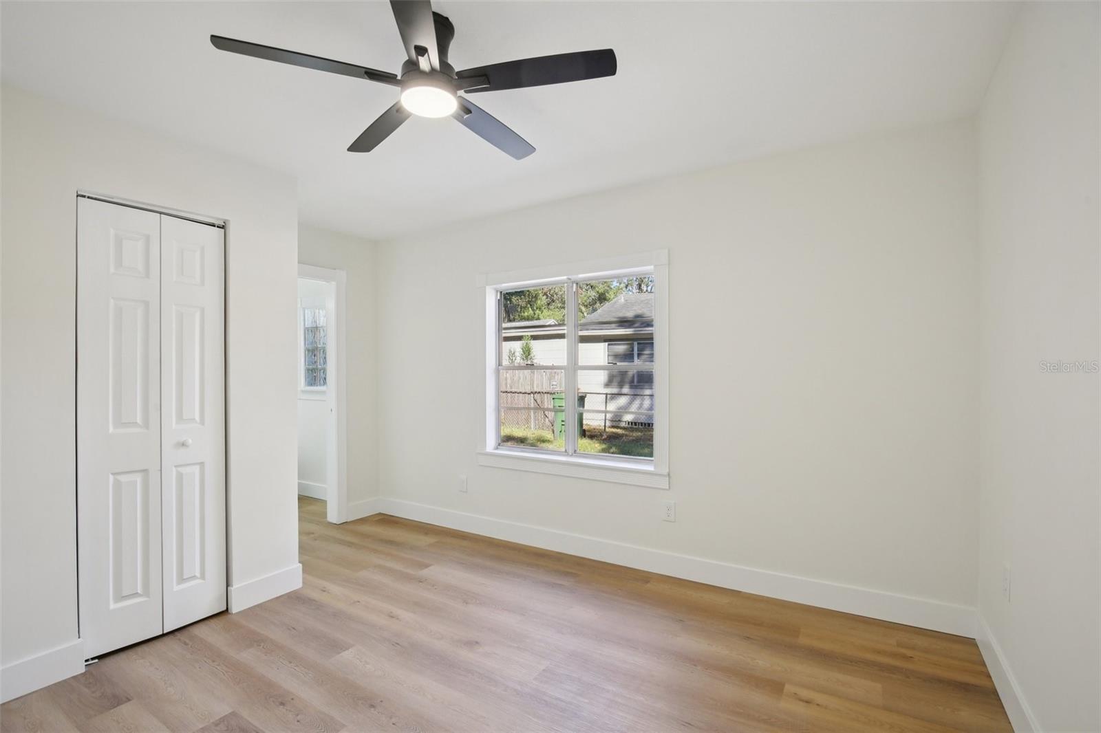 Listing photo id 18 for 5808 17th Street