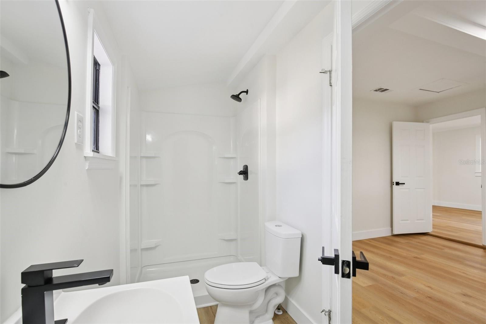 Listing photo id 21 for 5808 17th Street