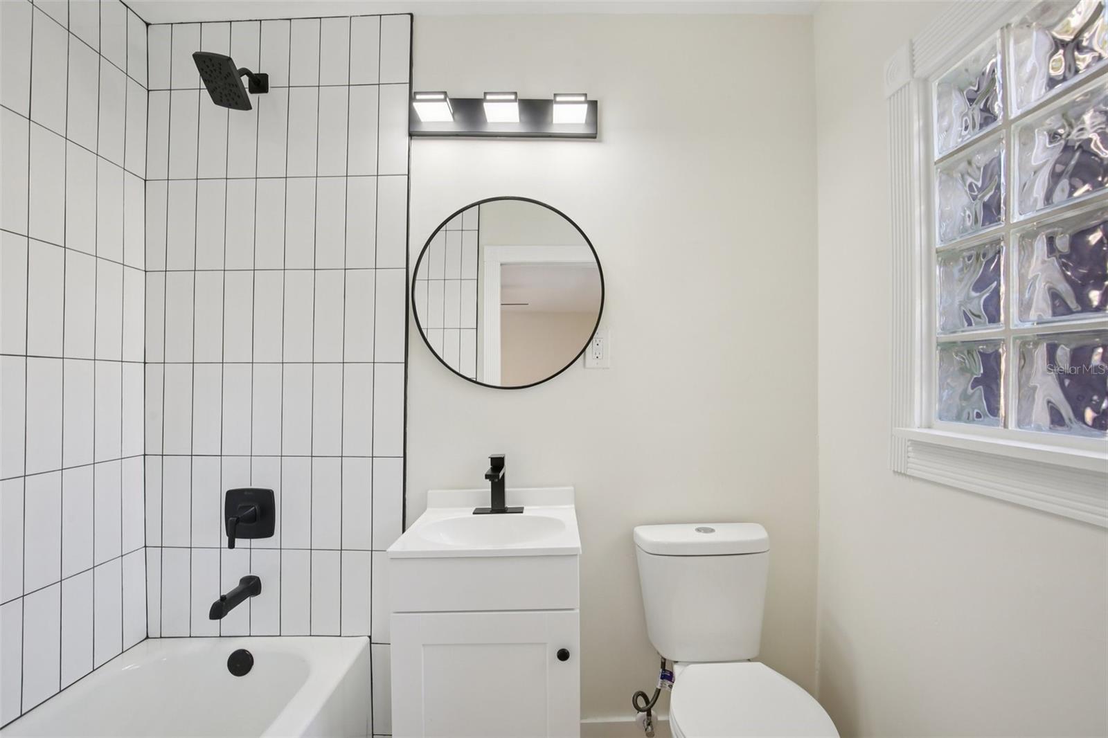 Listing photo id 24 for 5808 17th Street