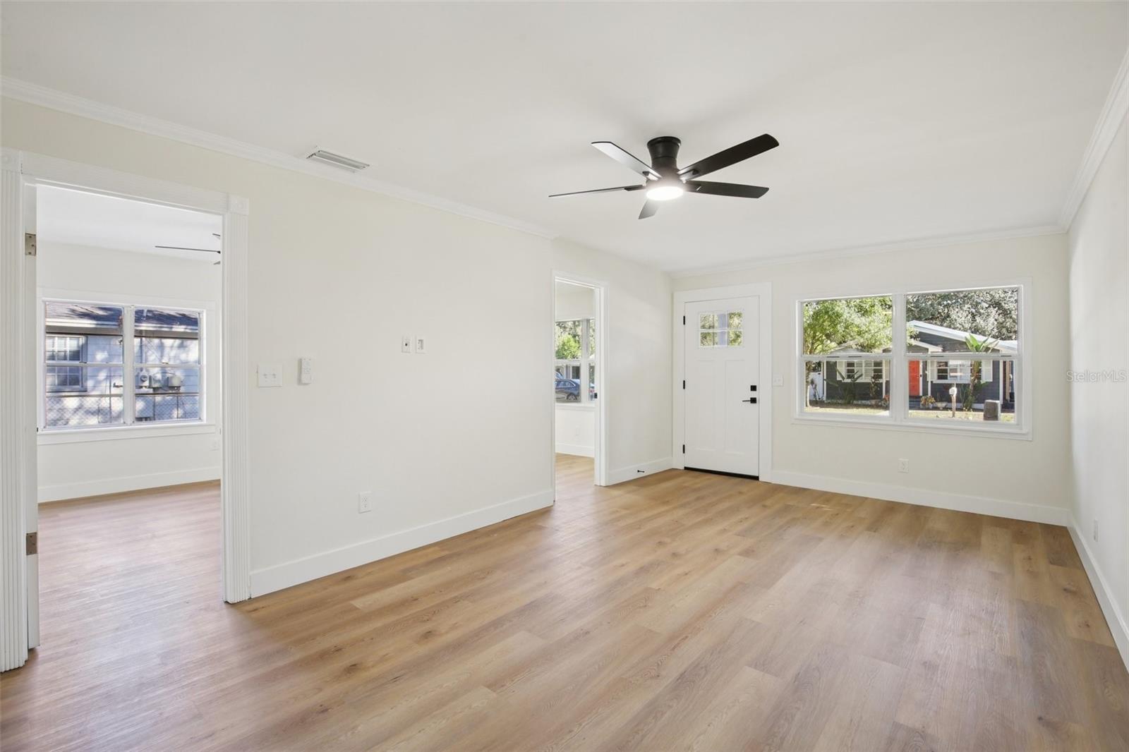 Listing photo id 1 for 5808 17th Street