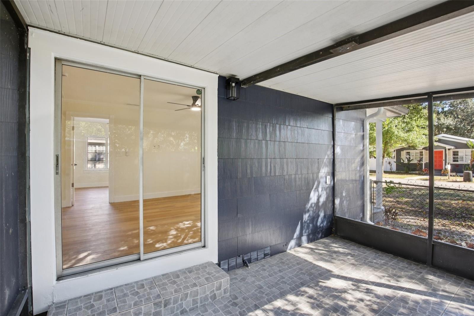 Listing photo id 28 for 5808 17th Street