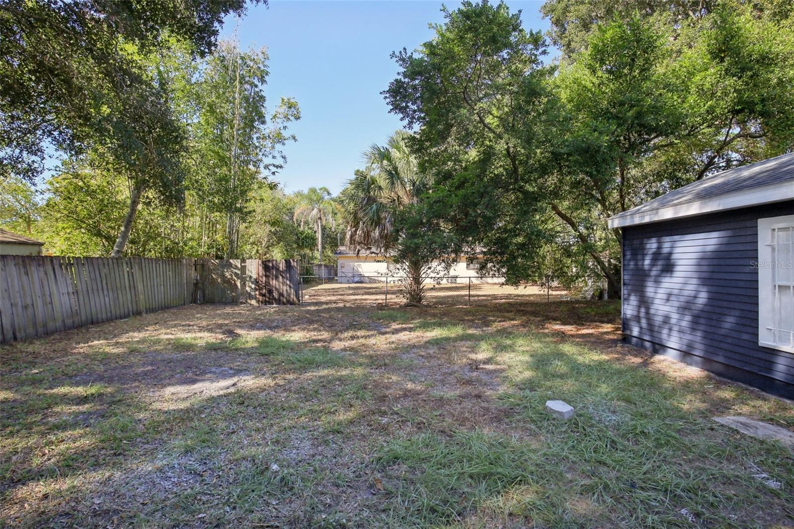 Listing photo id 32 for 5808 17th Street