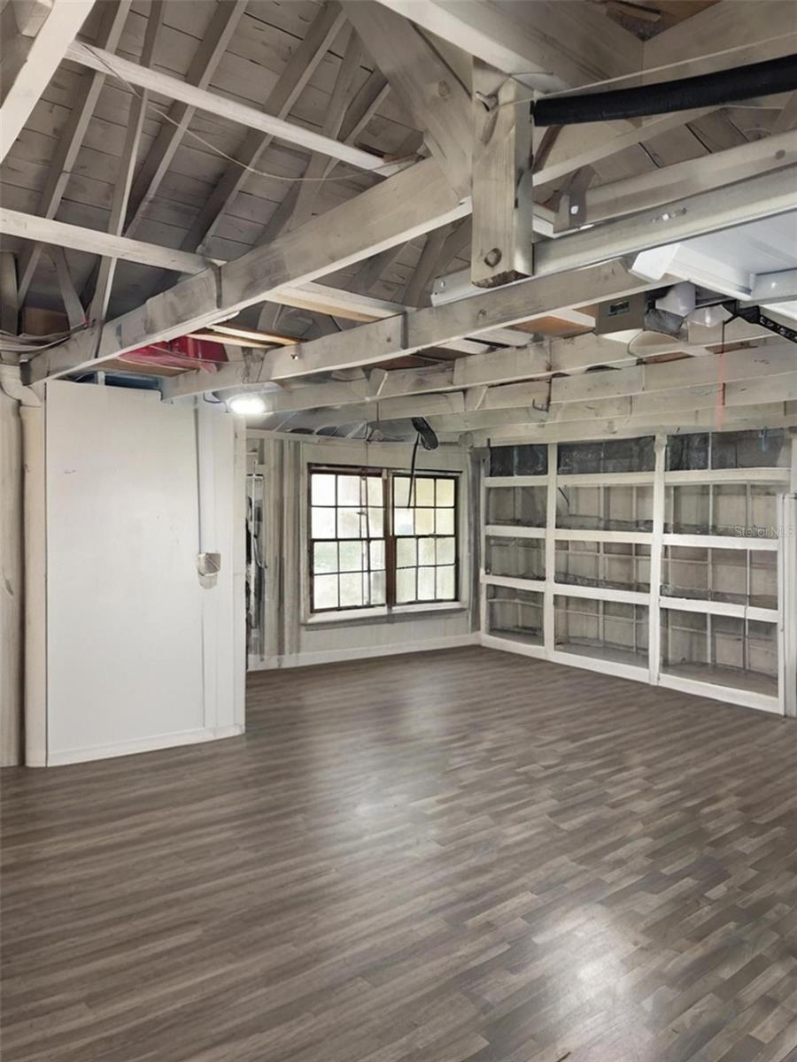 Image 7 of 17 For 108 Lake Sears Drive