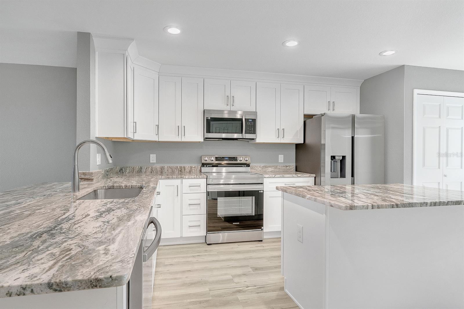 Image 11 of 31 For 390 3rd Avenue Sw