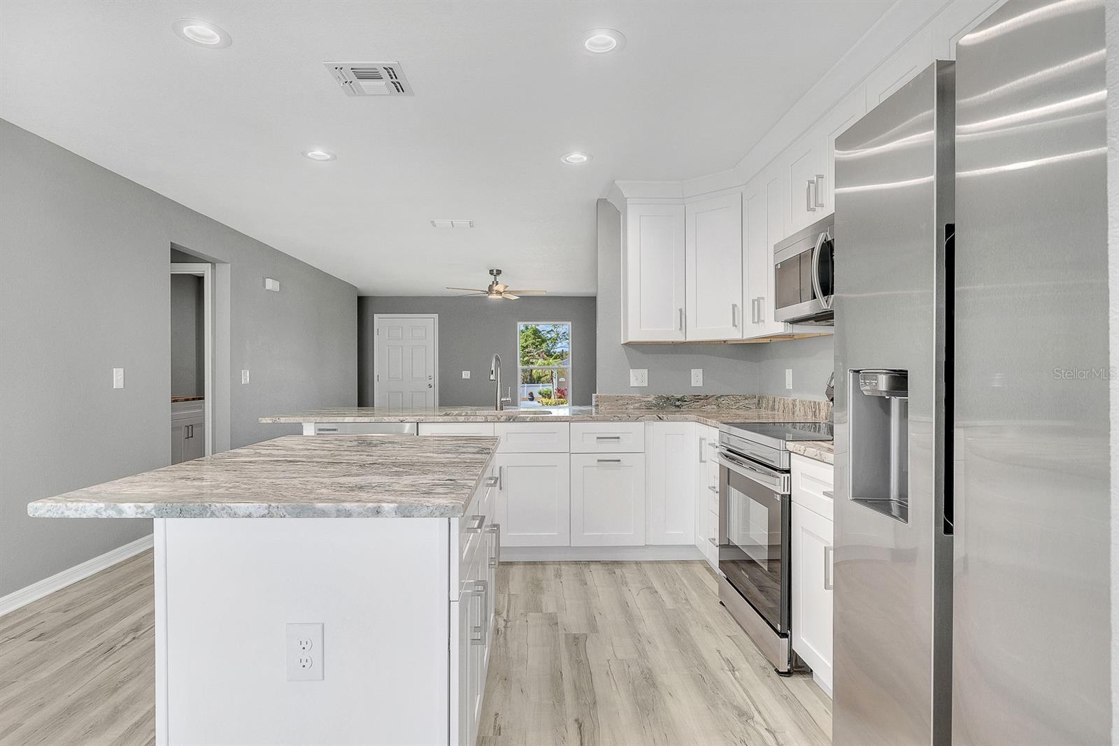 Image 13 of 31 For 390 3rd Avenue Sw