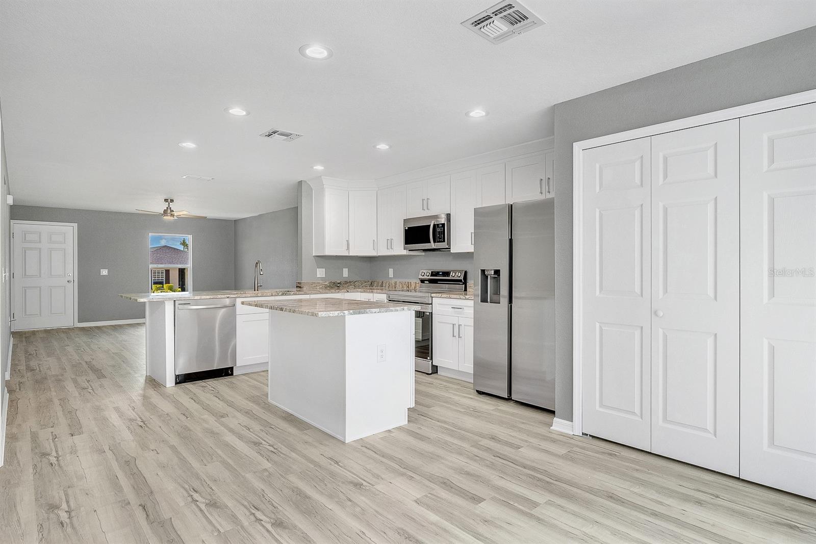 Image 14 of 31 For 390 3rd Avenue Sw