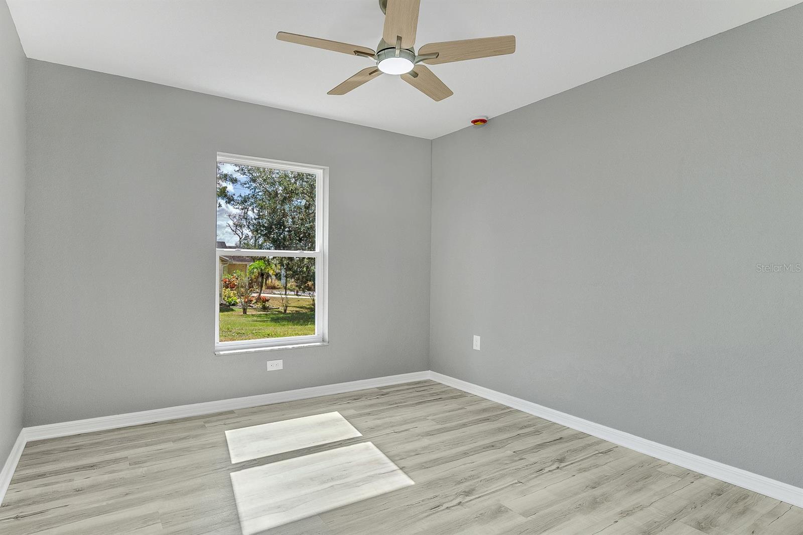 Image 18 of 31 For 390 3rd Avenue Sw