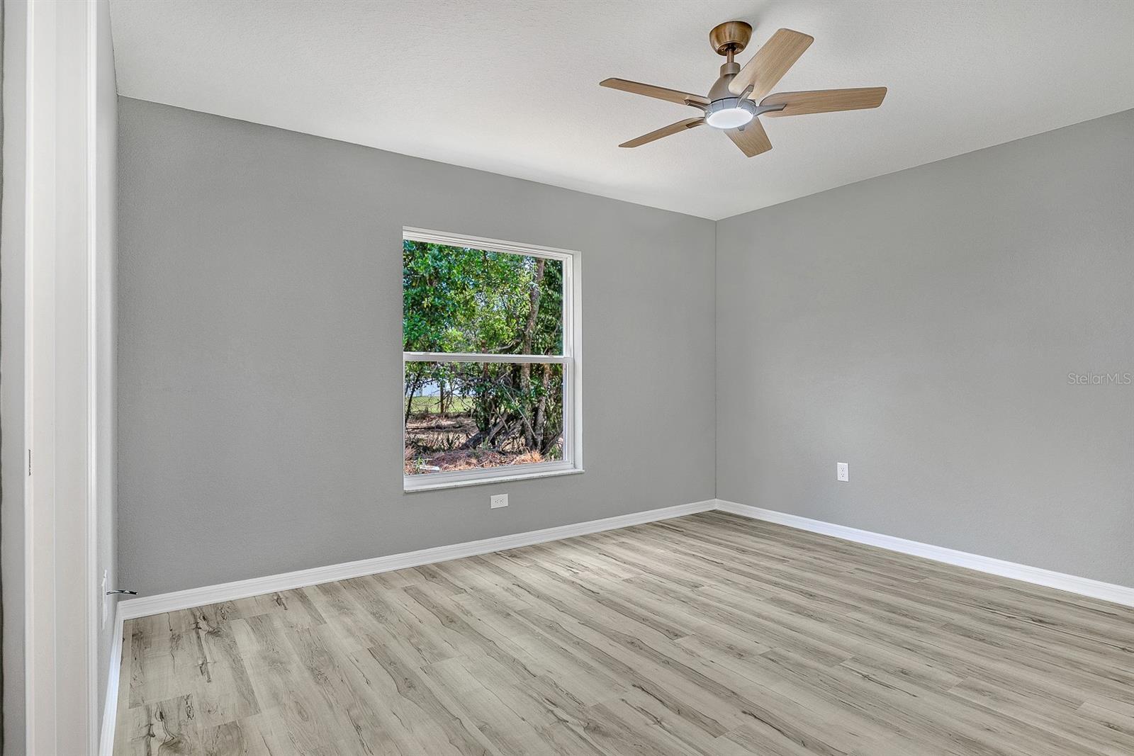 Image 23 of 31 For 390 3rd Avenue Sw