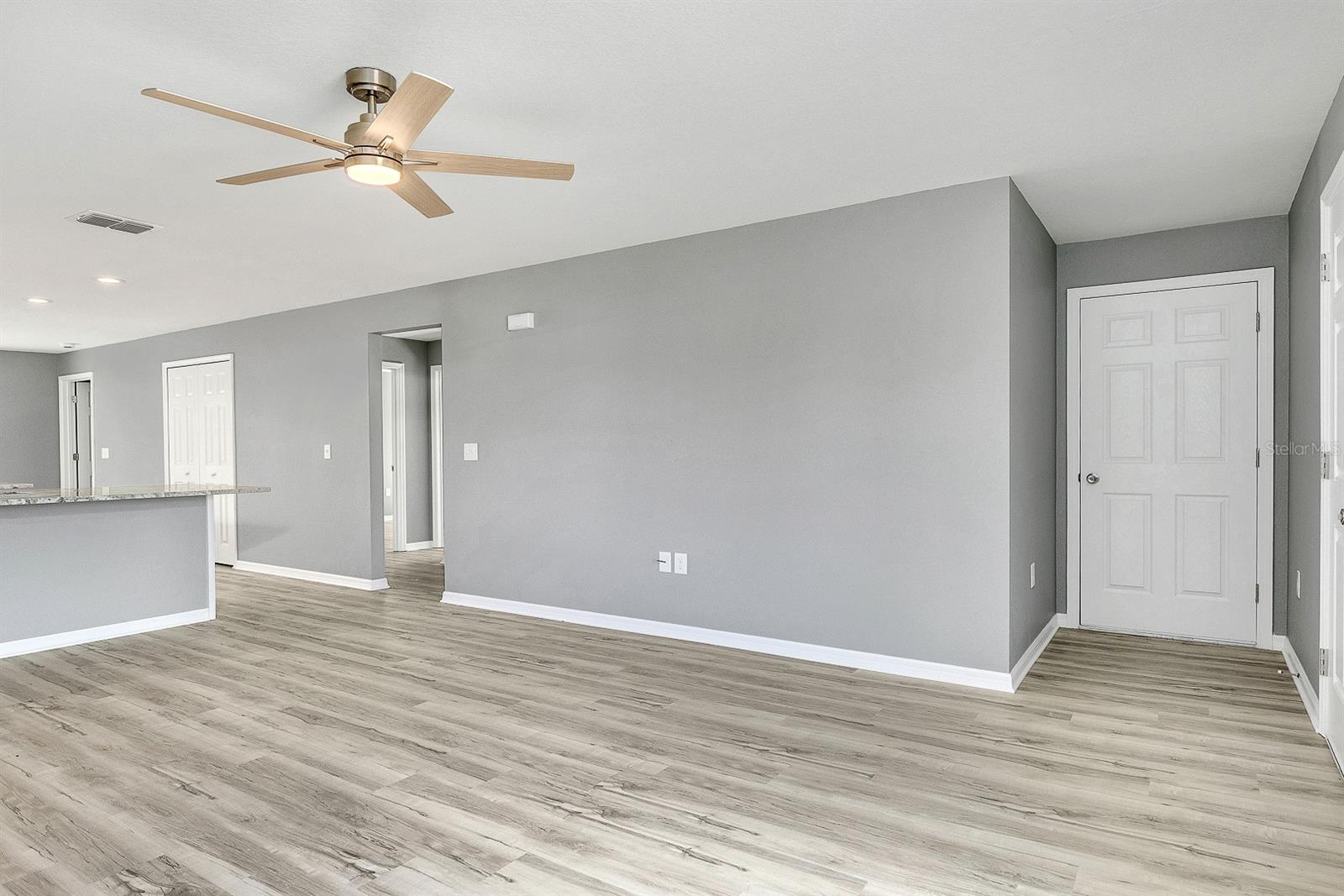 Image 7 of 31 For 390 3rd Avenue Sw