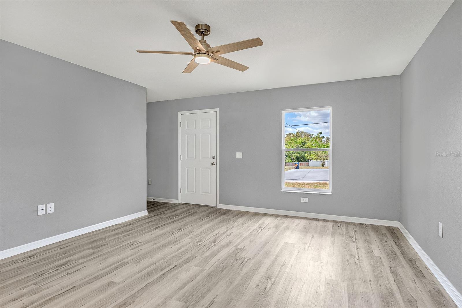 Image 8 of 31 For 390 3rd Avenue Sw