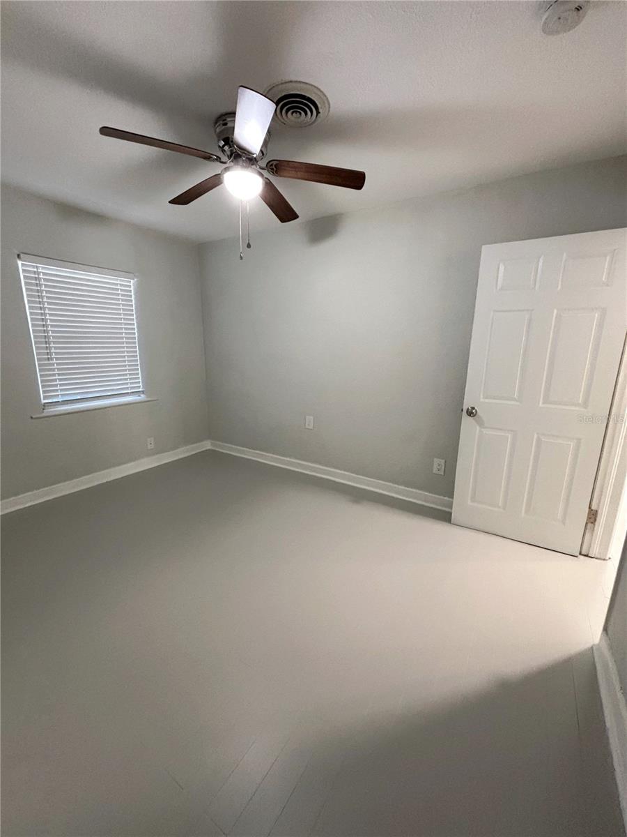 Image 20 of 38 For 909 Hart Street