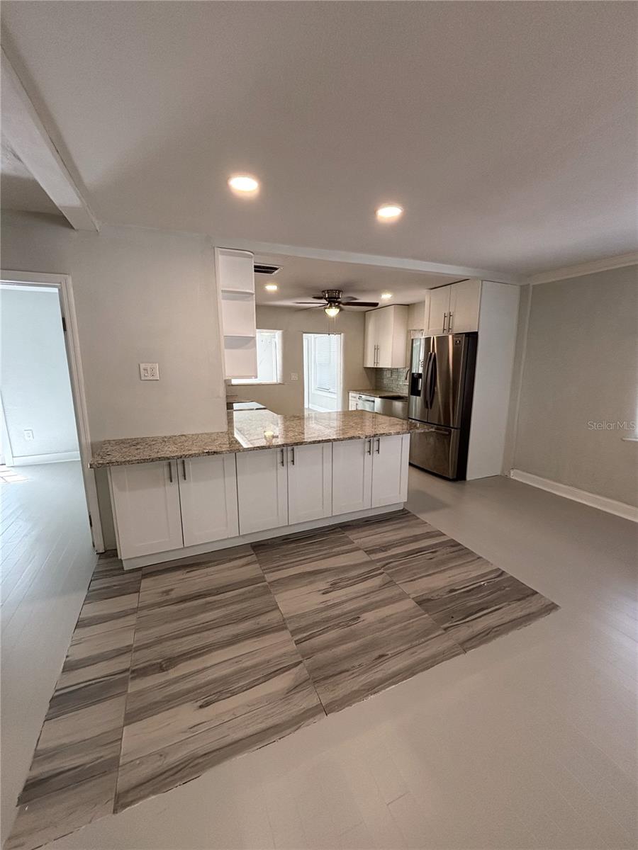 Image 34 of 38 For 909 Hart Street