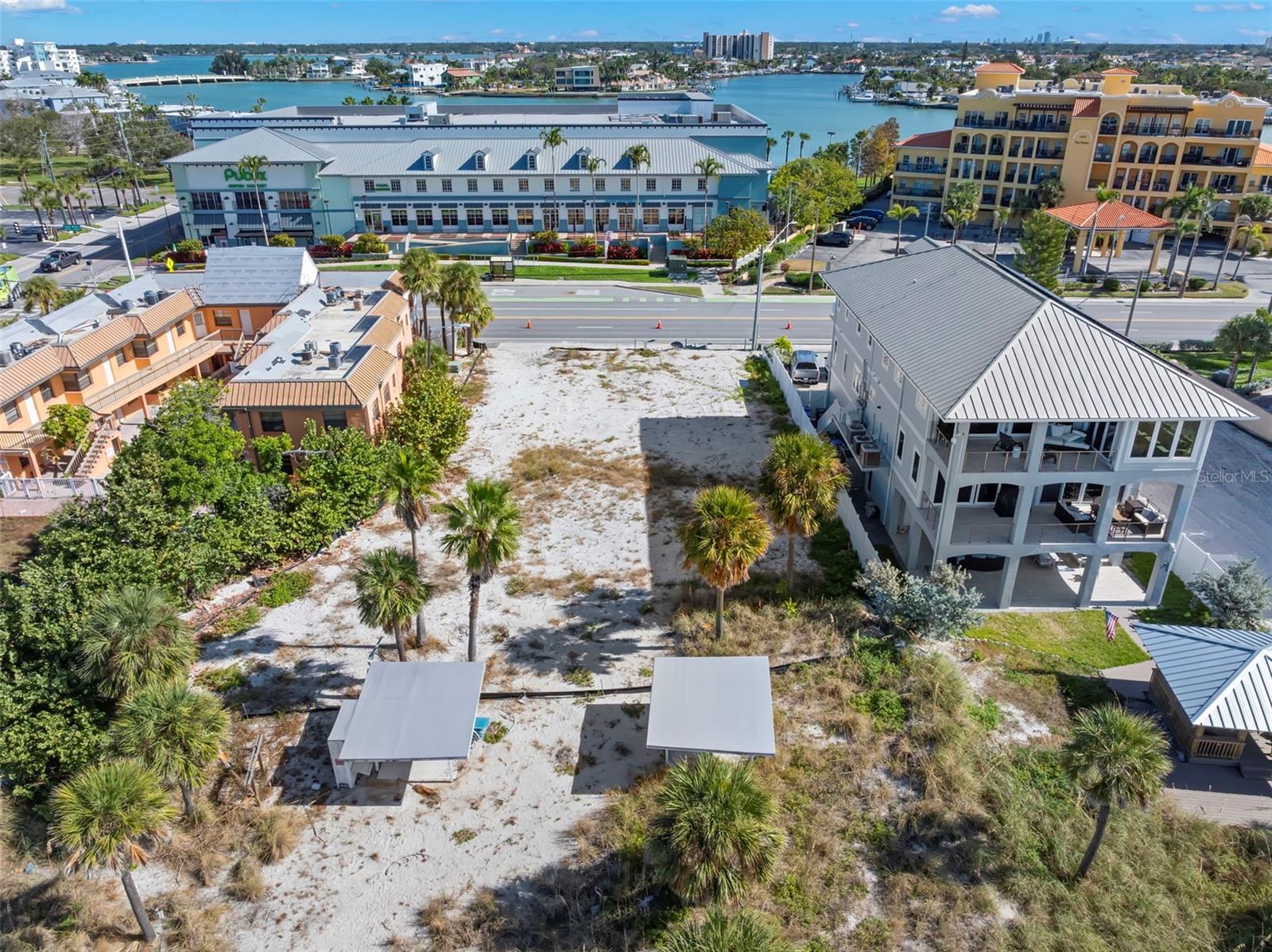 Image 5 of 11 For 10356 Gulf Boulevard